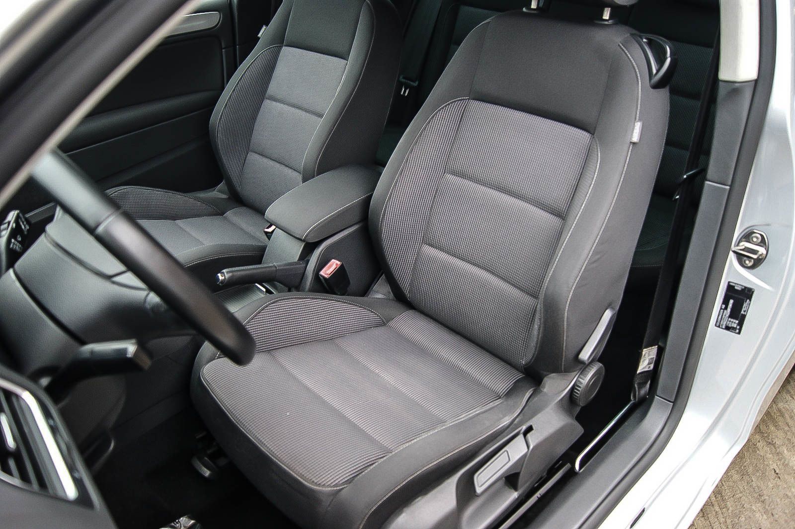 Fahrzeugabbildung Volkswagen Golf VI 1.4 Trendline KLIMA TOP-ZUSTAND