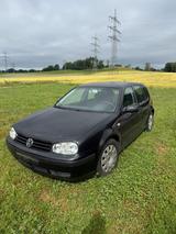 Volkswagen Golf 4 1.6l  kein GTI R32 - Volkswagen Golf aus 2003: GTI