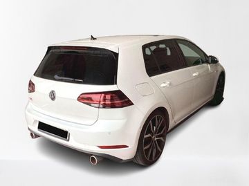 Volkswagen Golf - 2