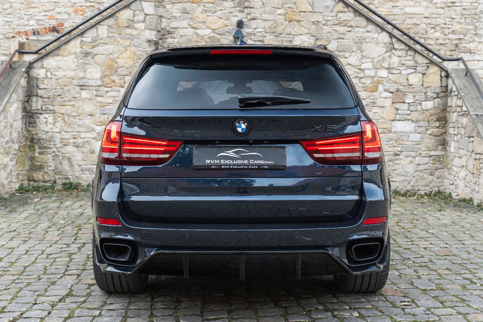 Fahrzeugabbildung BMW X5 xDrive50i Sportpaket ACC LED 360° HUD H&K