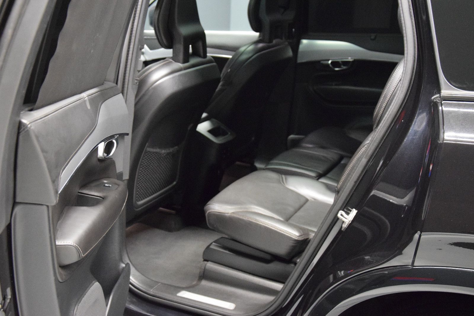 Fahrzeugabbildung Volvo XC 90 Momentum AWD ACC HUD PANO VZE Vollleder