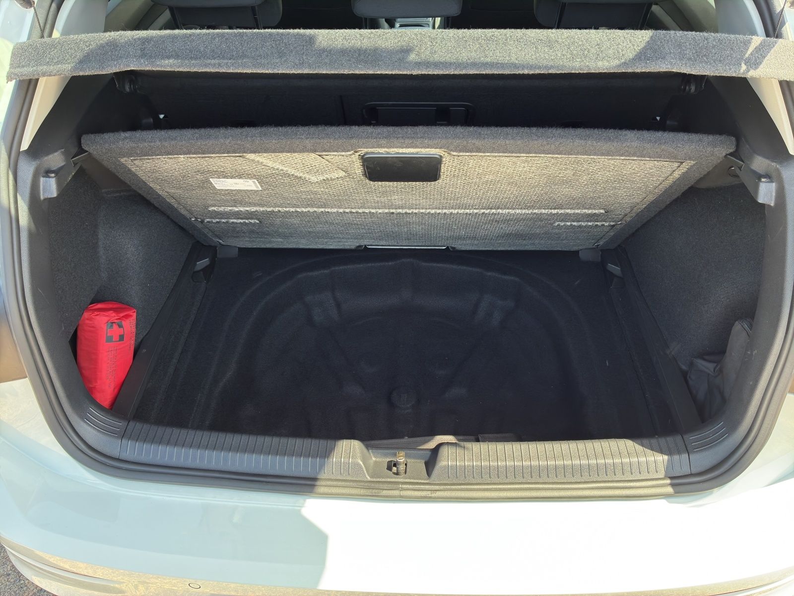 Fahrzeugabbildung Volkswagen Golf VIII TDI Active DSG LED Navi ACC AID SHZ
