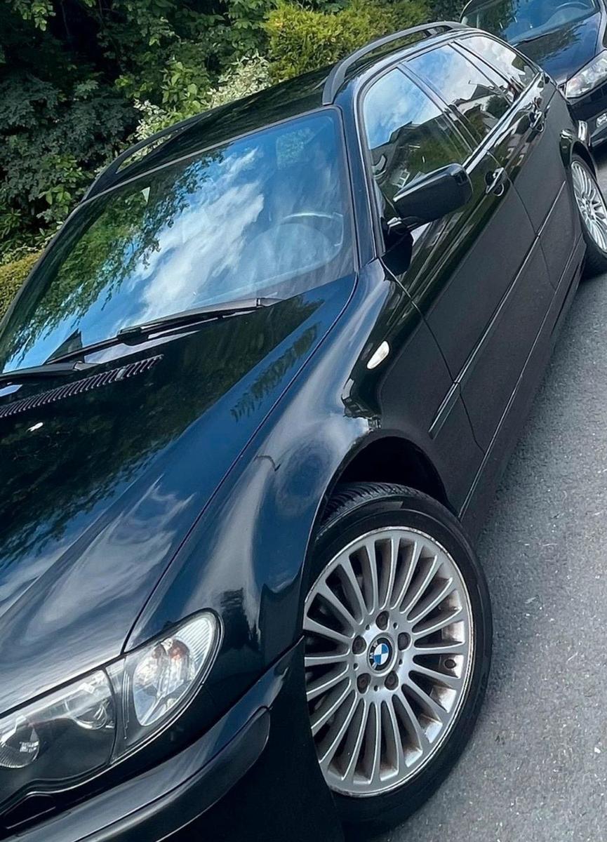 BMW  2005 — rear view