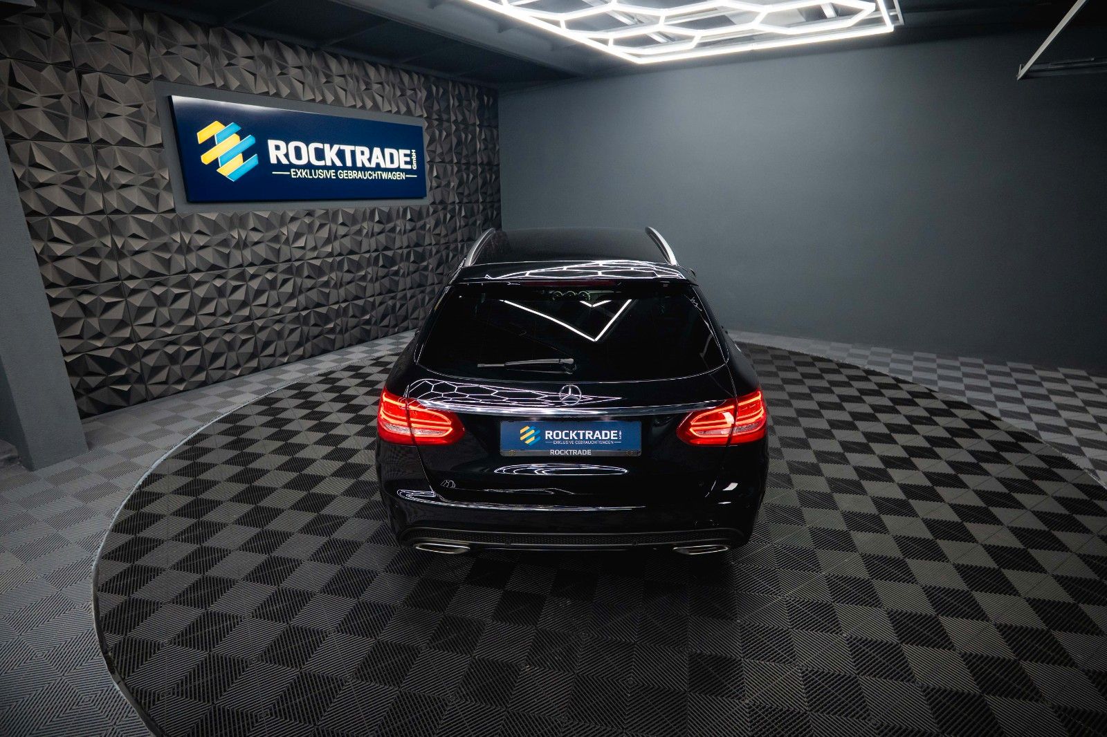 Fahrzeugabbildung Mercedes-Benz C 400 T 4Matic AMG Night-Edition *LED*19%*