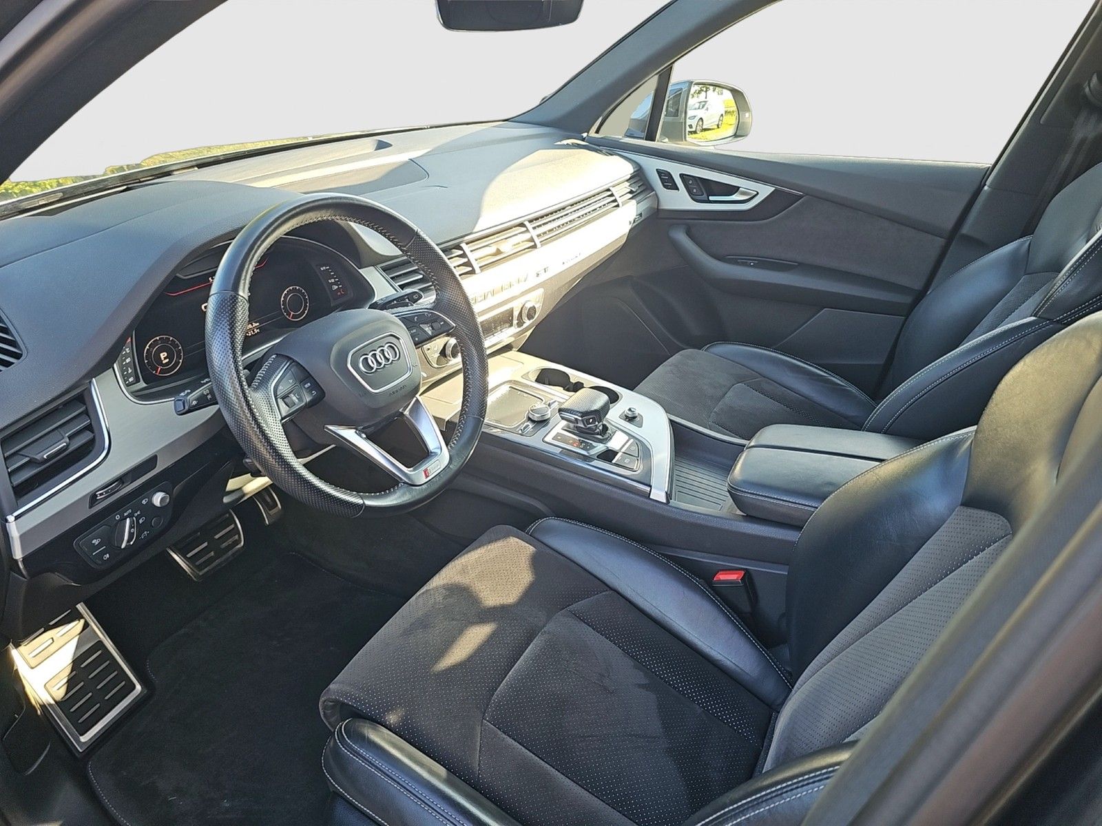 Fahrzeugabbildung Audi Q7 50  S-Line TDI quattro LED LUFT STHG VC HUD A