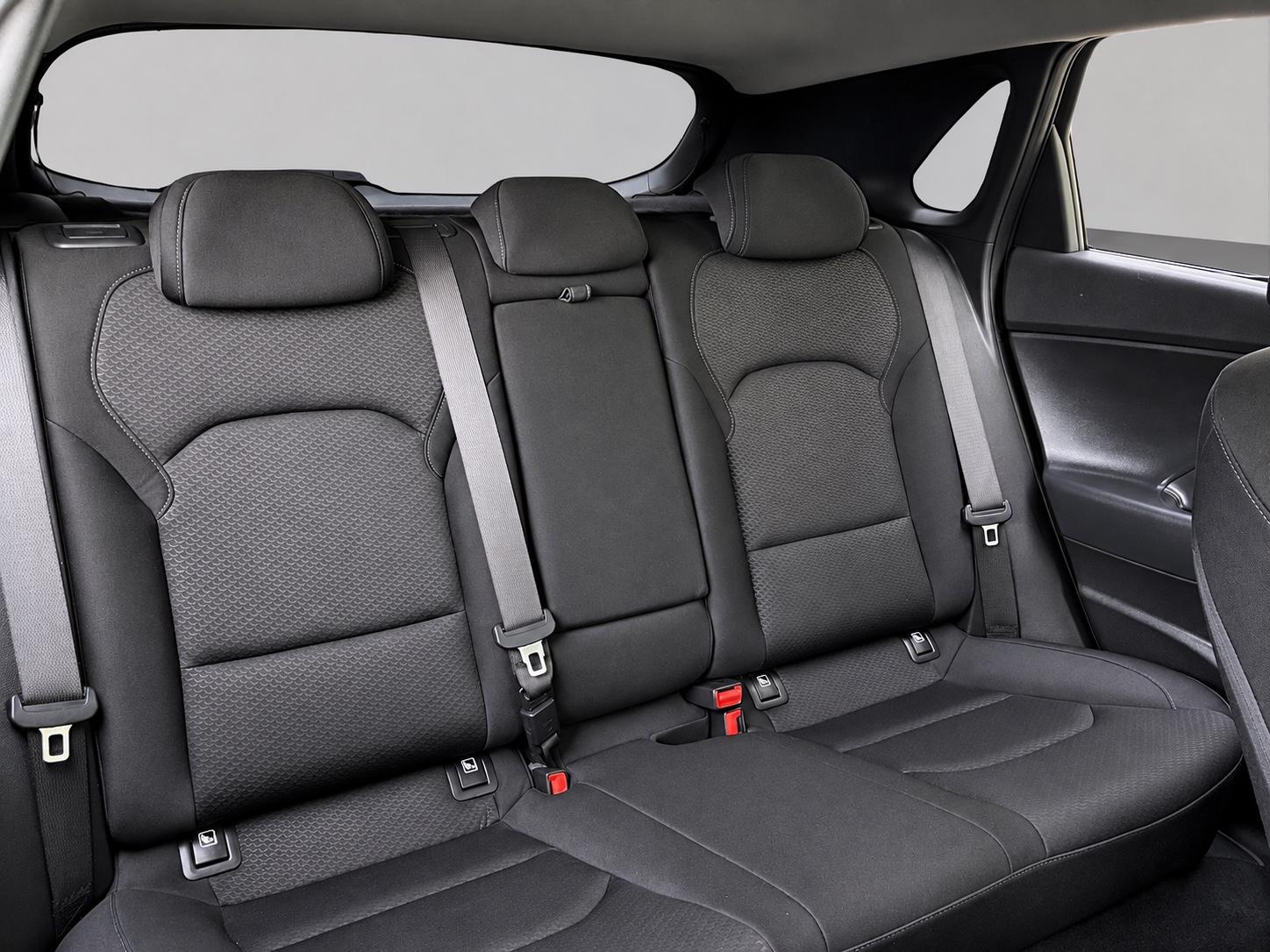 Hyundai i30 1,4 AUTOM. NAVI SITZHEIZ.SCHECKHEFT GARANTIE