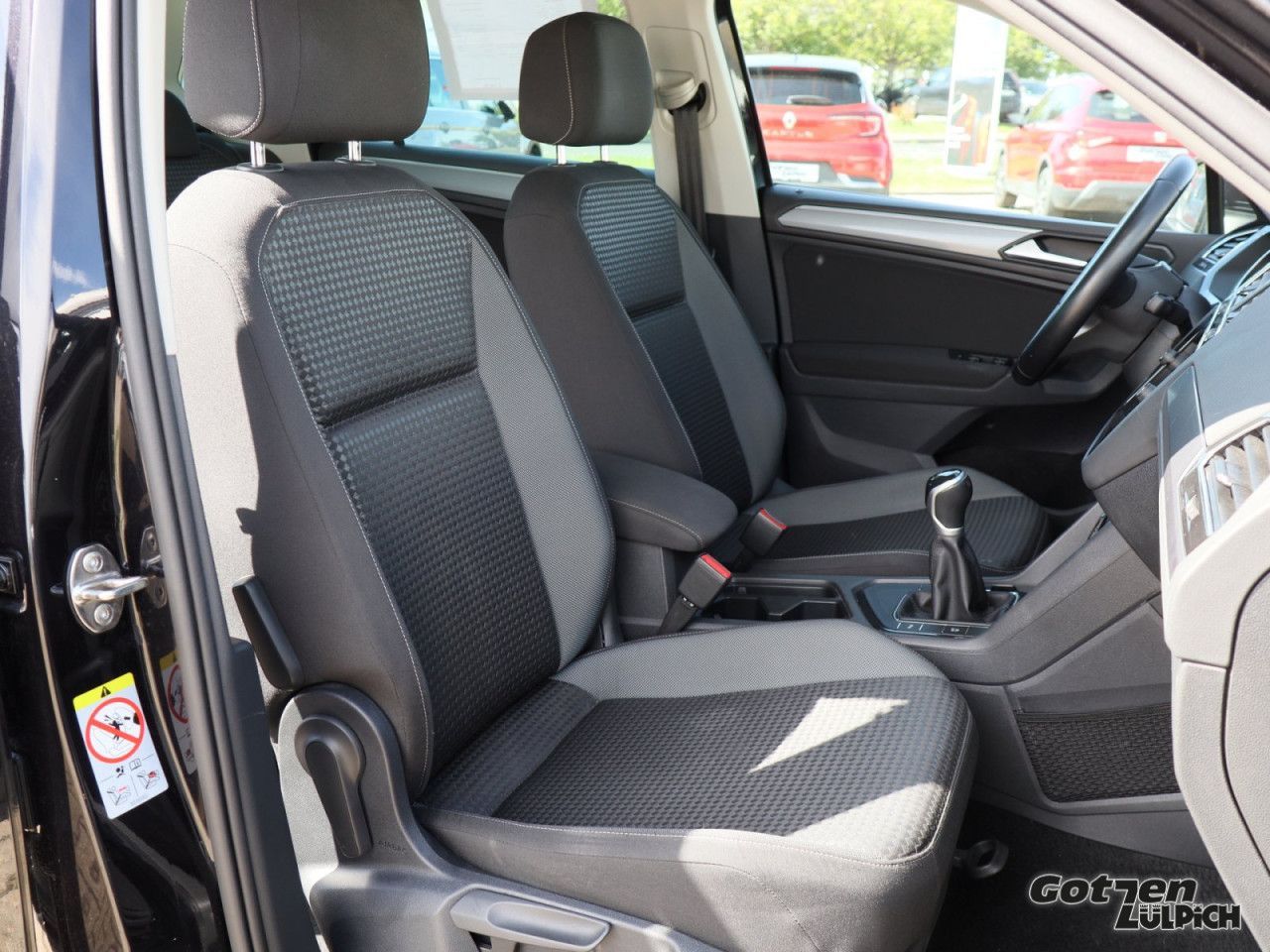 Fahrzeugabbildung Volkswagen Tiguan Active 1.5 TSI Navi LED PDC Rear View