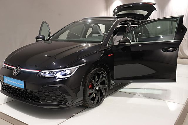 Golf GTI 2.0 TSI ACC KAMERA NAVI PANORAMA SPORTF