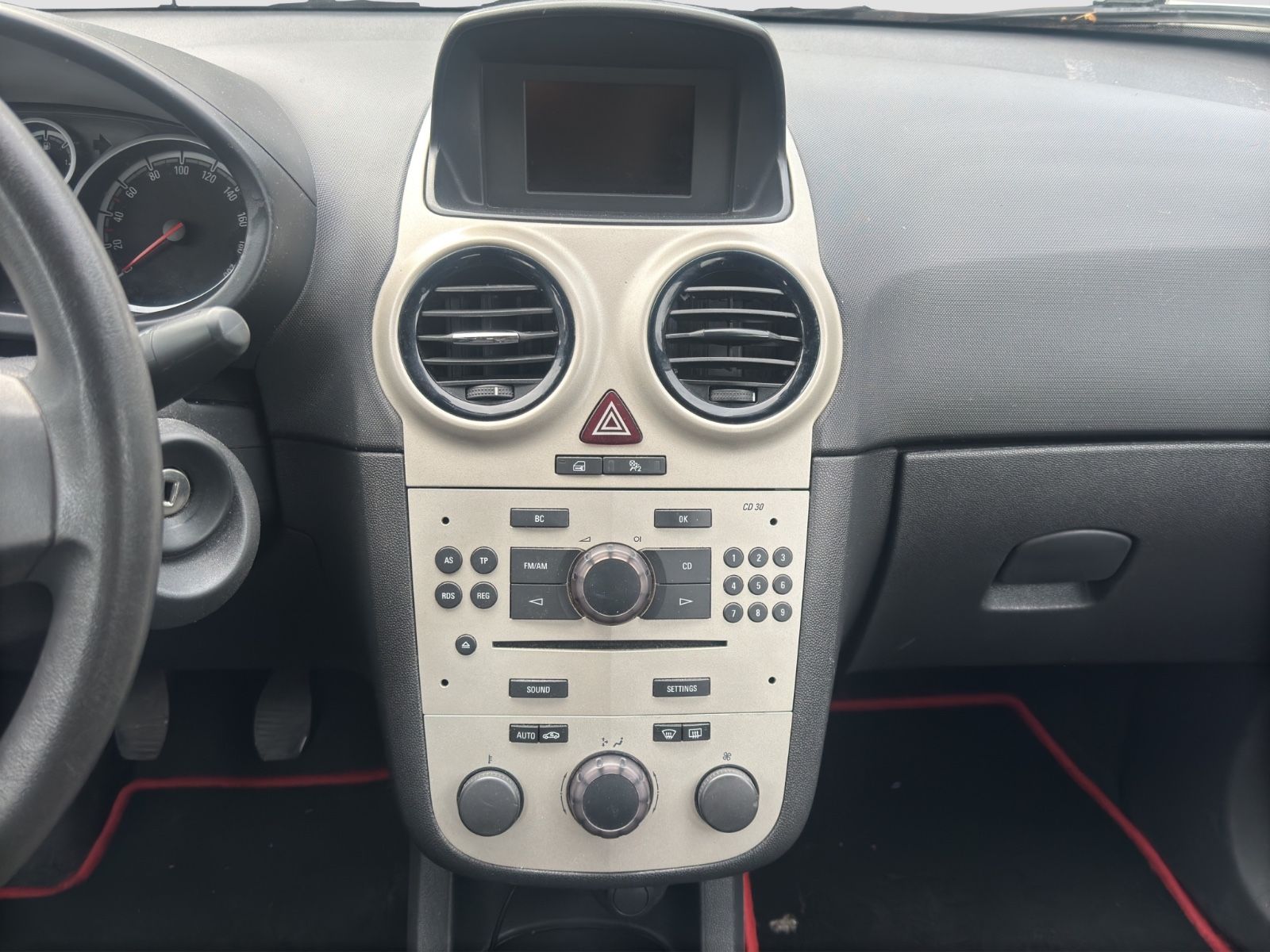 Fahrzeugabbildung Opel Corsa D Edition/Servo/TÜV:10.2026/Fahrradträger/