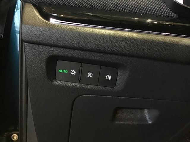 Fahrzeugabbildung Skoda Octavia Style 1.5 TSI Combi DSG/Navi/LED/DAB/SHZ