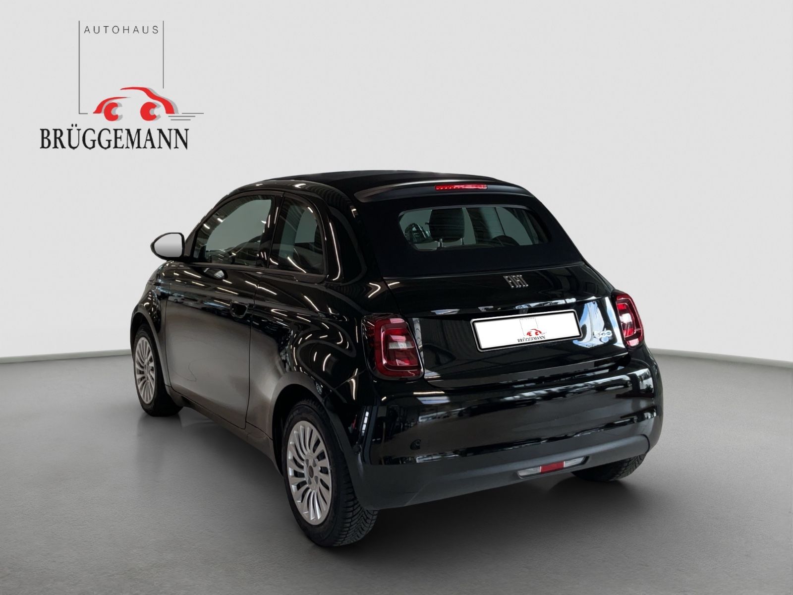 Fahrzeugabbildung Fiat 500e Cabrio + Komfort Paket