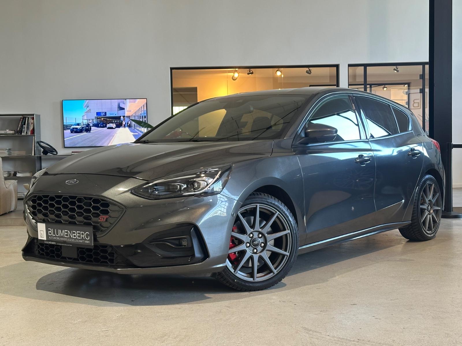 Ford Focus ST 2.3 EcoBoost*Recaro,ACC,Kamera,Carplay*