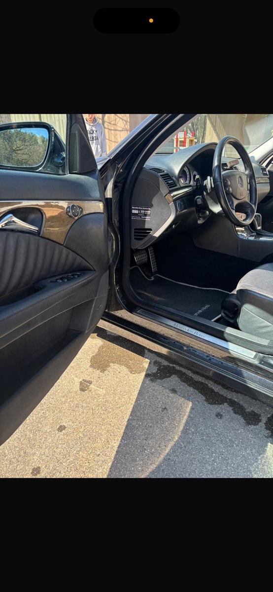 Mercedes-Benz E200 2009 — photo 11