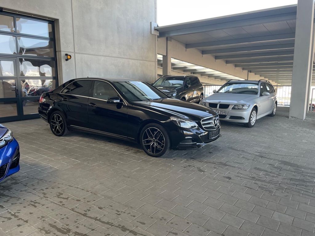 Image of Mercedes-Benz E 350