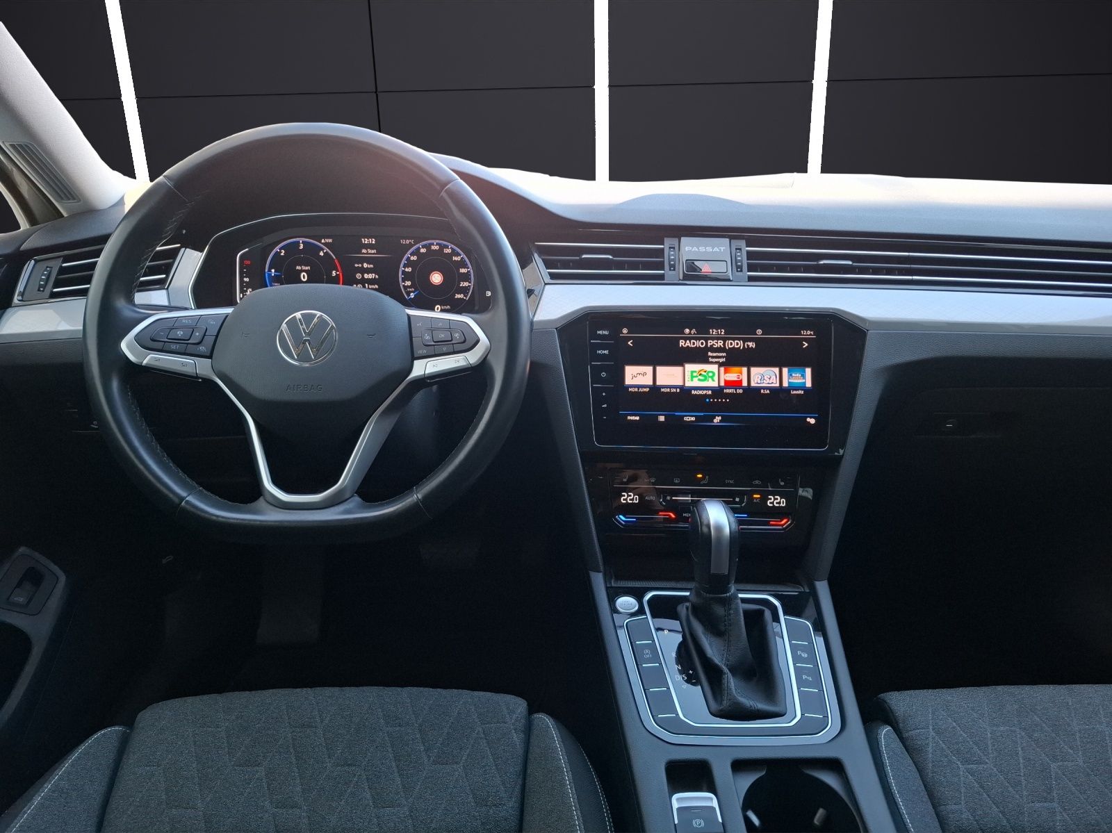 Fahrzeugabbildung Volkswagen Passat Variant TDI Business DSG Matrix AHK Navi