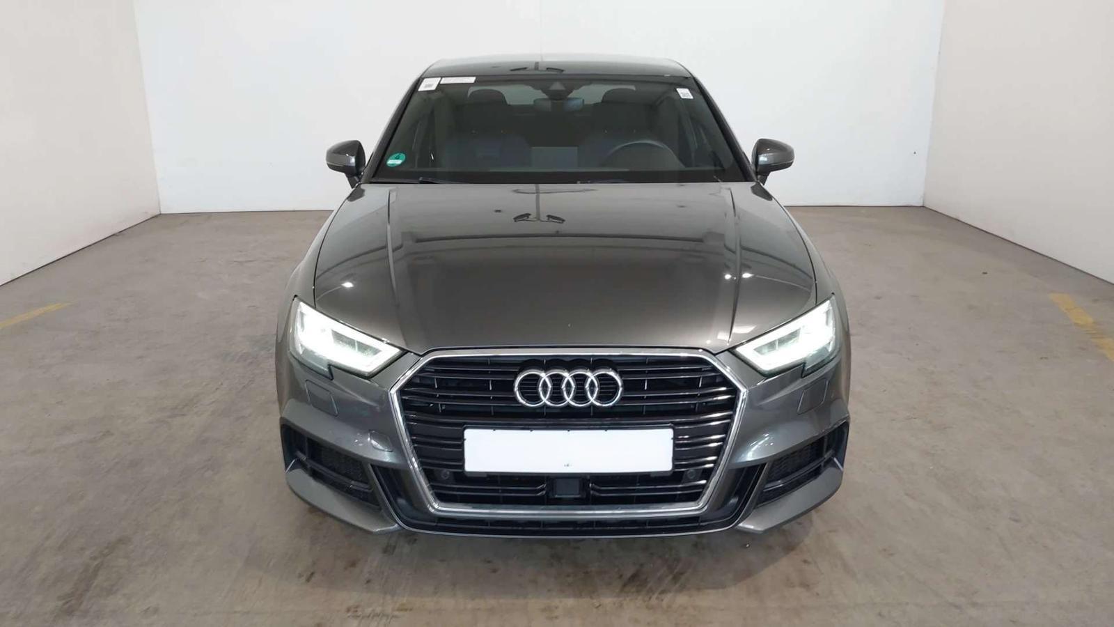 Audi A3 LIMOUSINE 35TFSi 2x S LINE 18Z/LED/ACC/NAVI