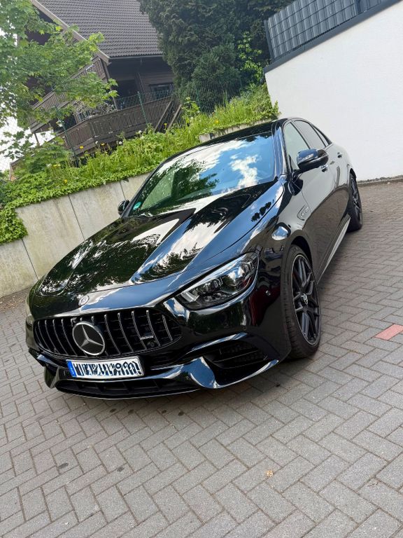 Mercedes-Benz E 63 AMG