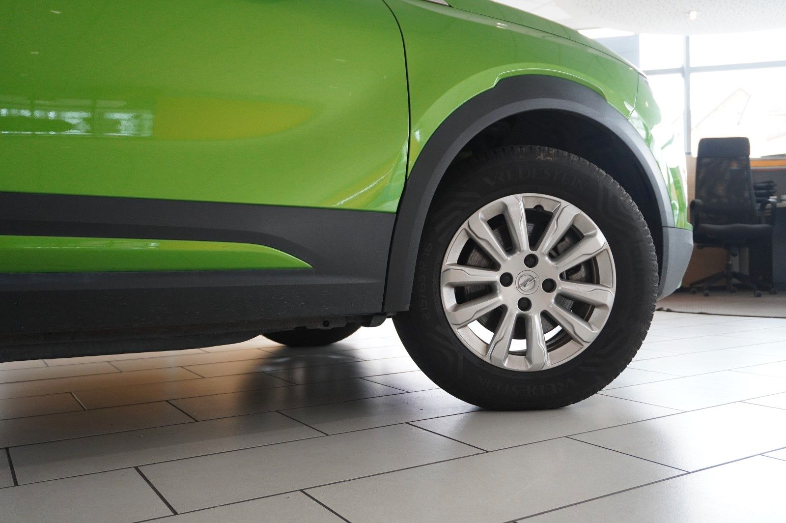 Fahrzeugabbildung Opel Mokka-e EDITION 3-PHASIG NAVI/LED/KAMERA/SH/DAB+