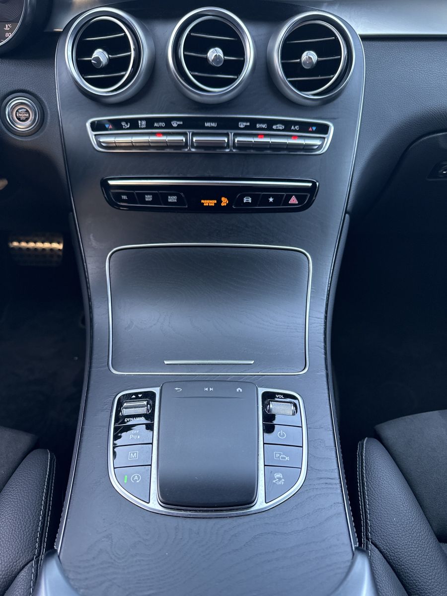 Fahrzeugabbildung Mercedes-Benz GLC 300d 4M AMG-Line NAV+LED+BURMESTER+360°+DAB