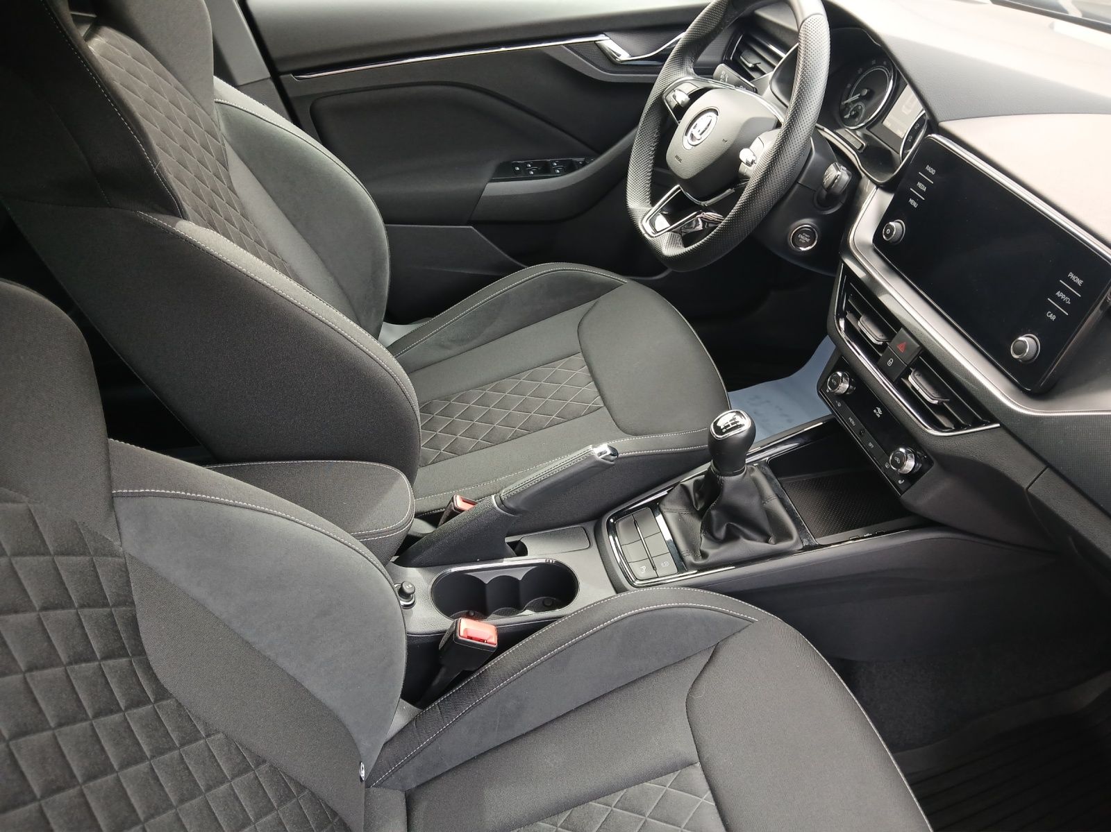 Fahrzeugabbildung SKODA Kamiq TSI Style LED ACC RFK SH