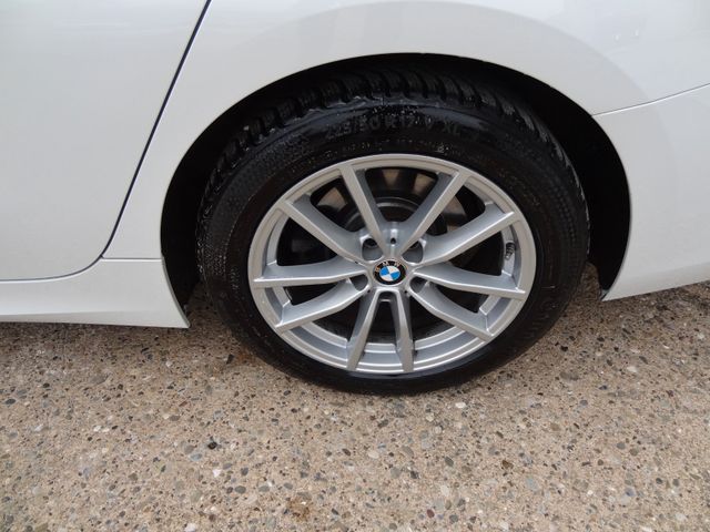 Fahrzeugabbildung BMW 318d/1.Hd/Curved/Navi/AHK/150PS/LED/115TKM/