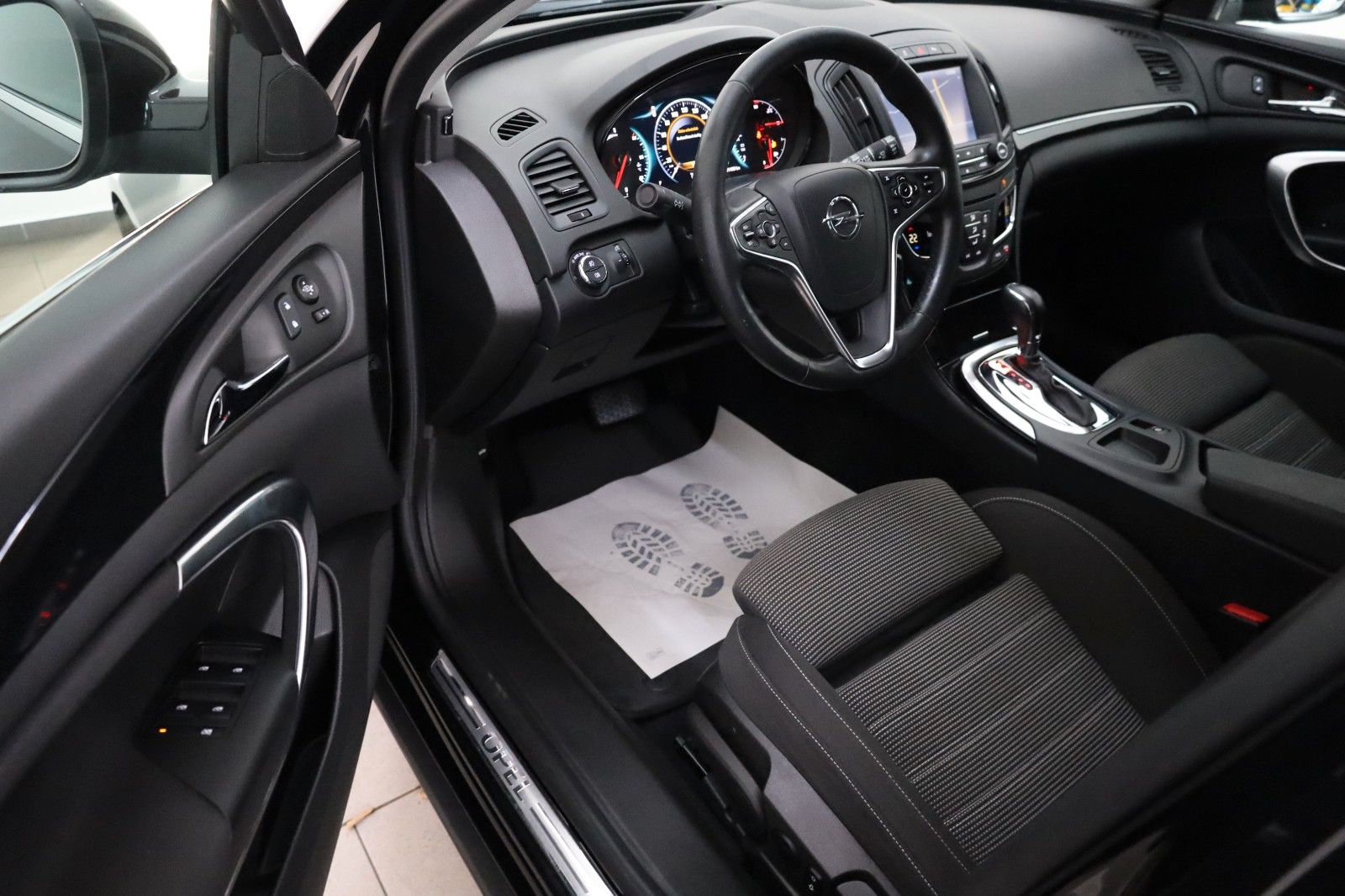 Fahrzeugabbildung Opel Insignia A ST Innovation Navi,Xenon,Kamera,SR+WR