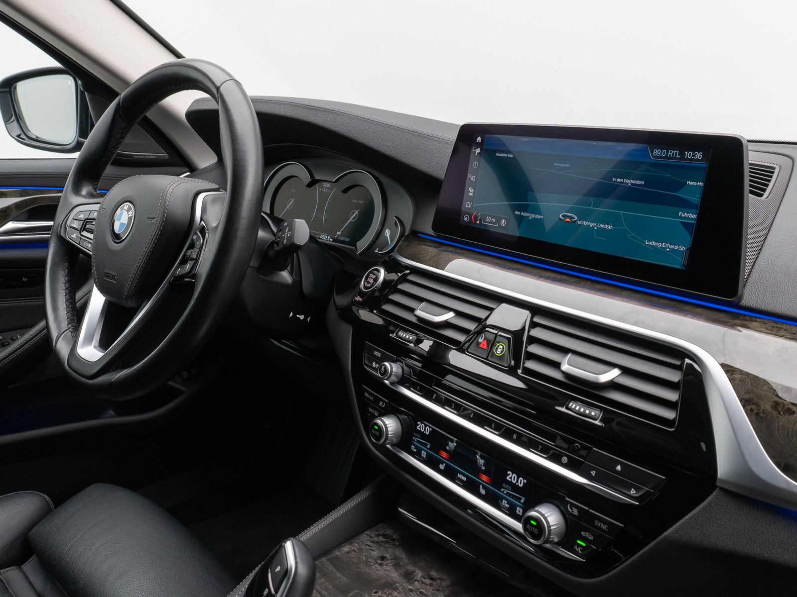 Fahrzeugabbildung BMW 520d Luxury Line Kamera HUD H/K Massage DisplKey