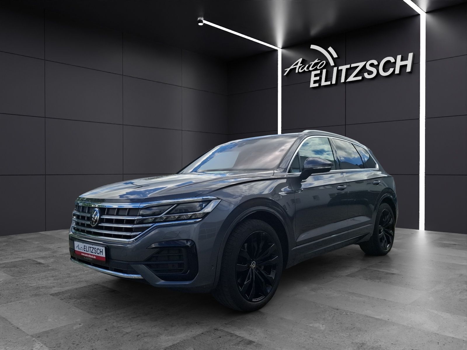 Fahrzeugabbildung Volkswagen Touareg TDI R-Line 4M Matrix Luft AHK ACC 360°