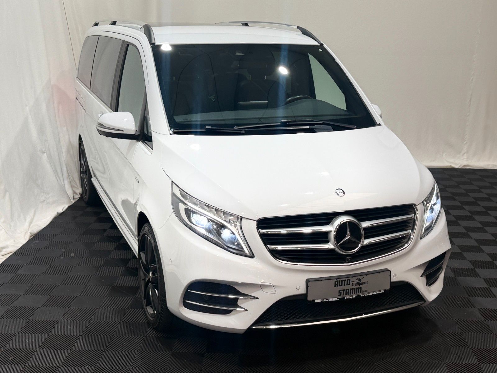 Fahrzeugabbildung Mercedes-Benz V250/Burmester/360°/4Matic/ExclusiveEdition/Lang