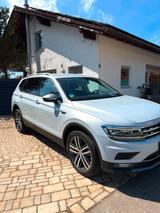 Volkswagen Tiguan Allspace 2.0TDI/SCR/STHZ/DSG/4MOT/LED/AHK - VW Tiguan Allspace von privat
