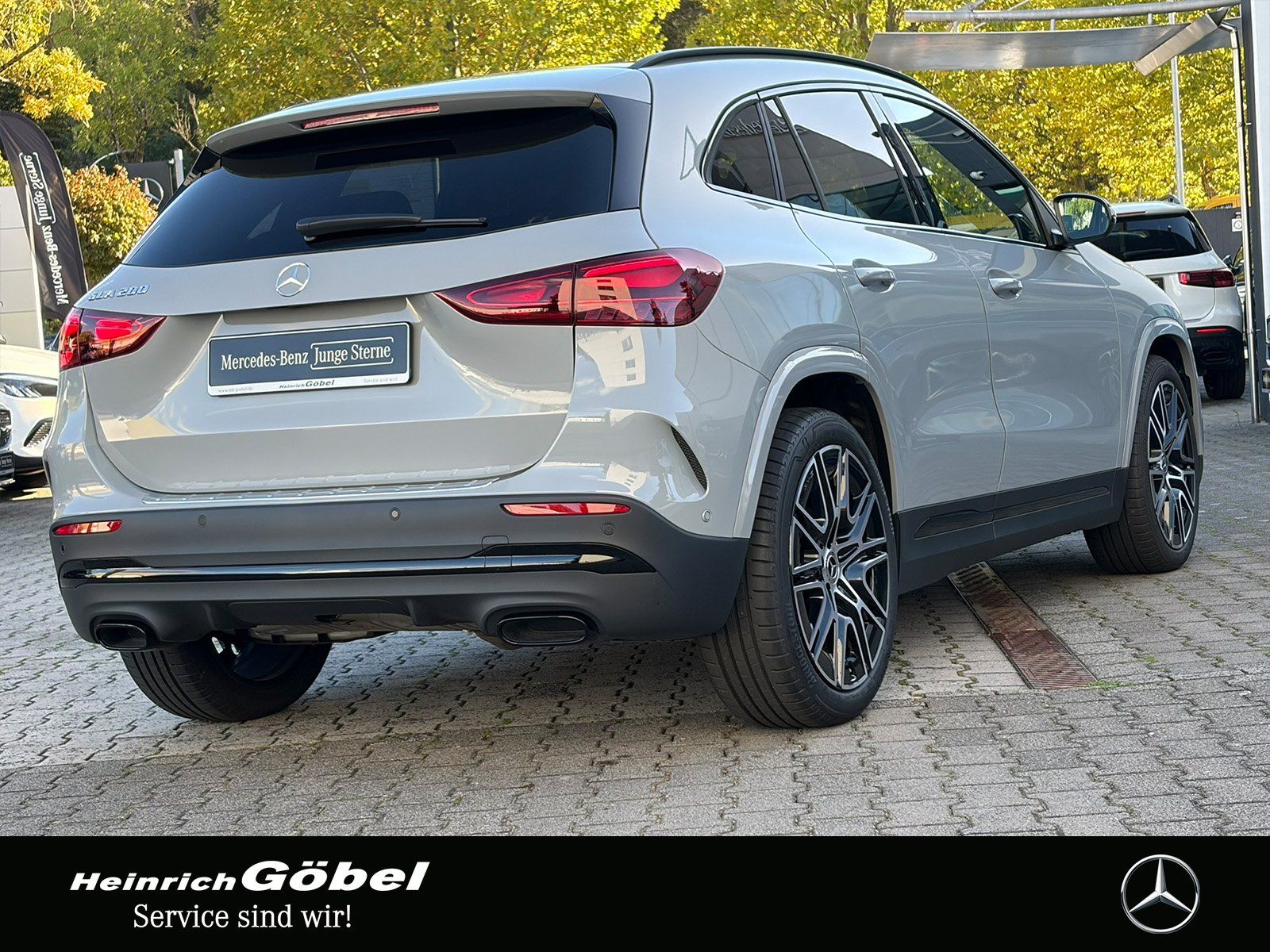 Fahrzeugabbildung Mercedes-Benz GLA 200 AMG*PANO*AHK*20ZOLL*FAP*APPLECAR-PLAY*