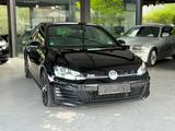 Volkswagen Golf VII 2.0 TDI GTD BMT-PANO-TEMP-SHZ-8FACH - Volkswagen Golf mit Diesel-Antrieb: Schwarz, Schiebedach