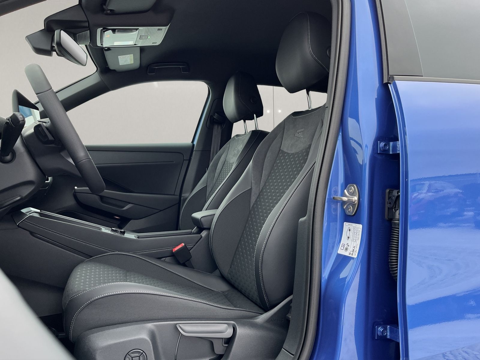 Volkswagen T-Roc - Bild 11