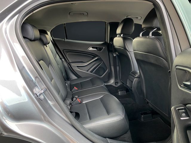Mercedes-Benz GLA 180