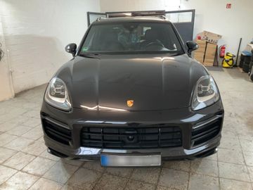 Porsche Cayenne - 2