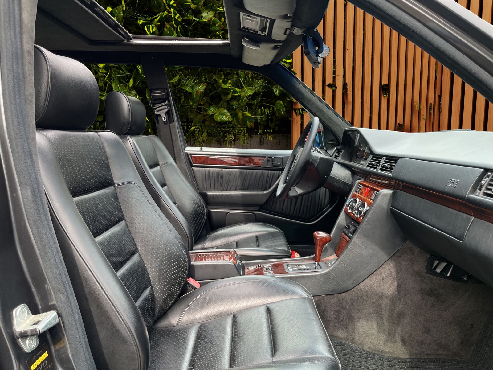 Fahrzeugabbildung Mercedes-Benz E 500 TOP ZUSTAND**SAMMLERFAHRZEUG**