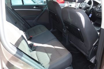 Volkswagen Tiguan - 12
