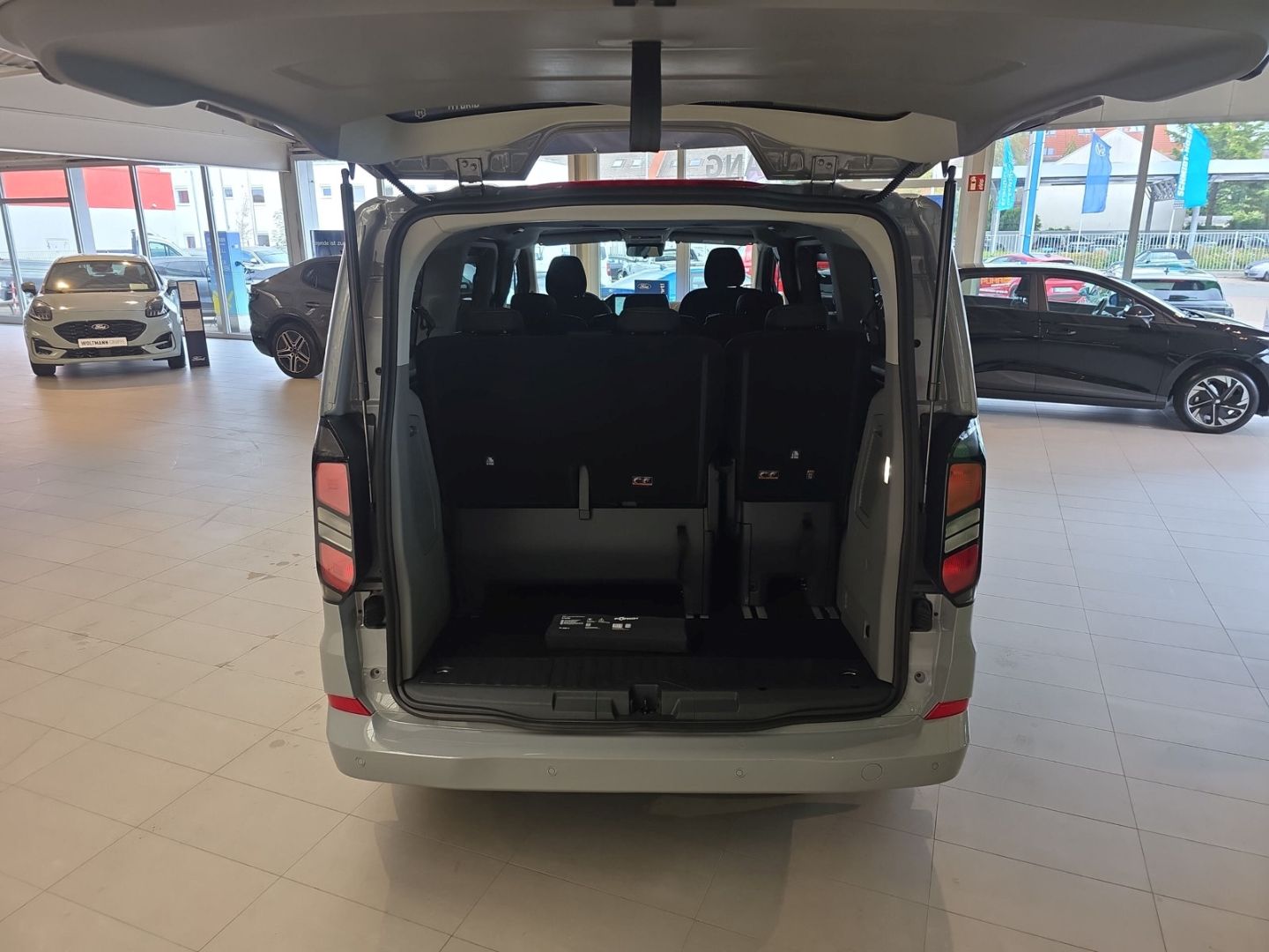 Fahrzeugabbildung Ford Tourneo Custom Titanium elekt. Türen Navi LED Me