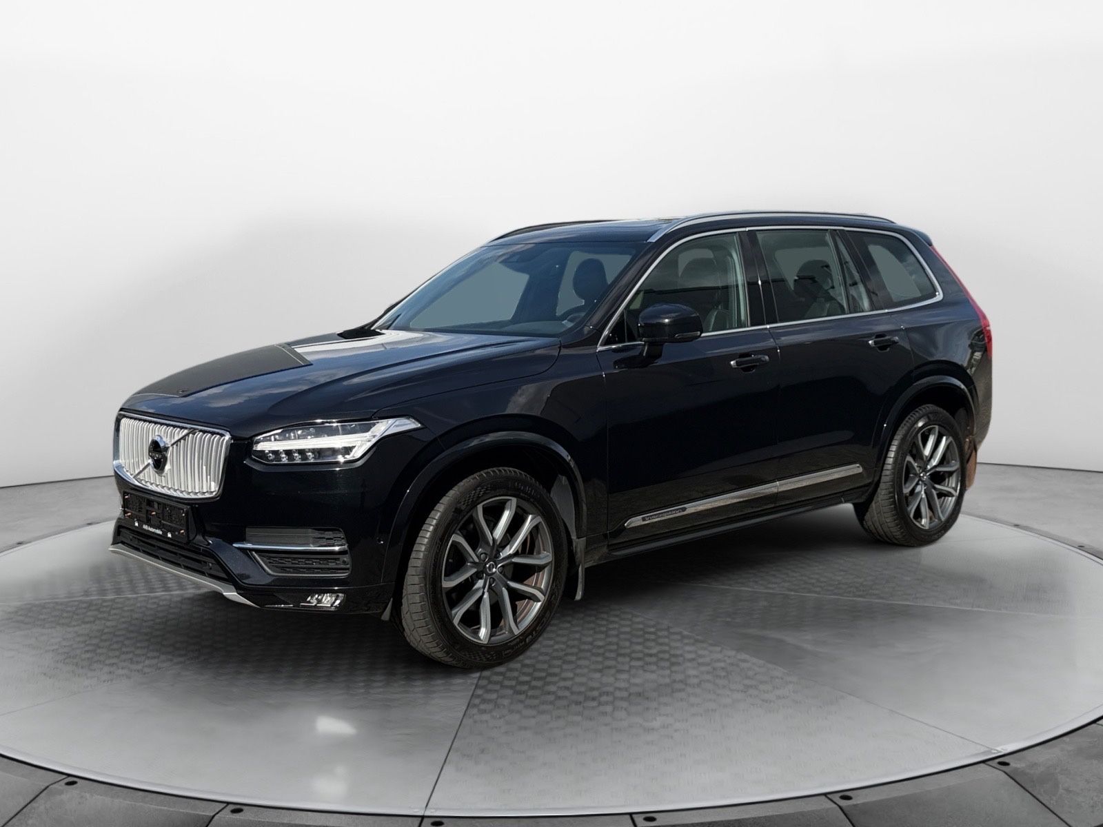 Volvo XC90 - 1