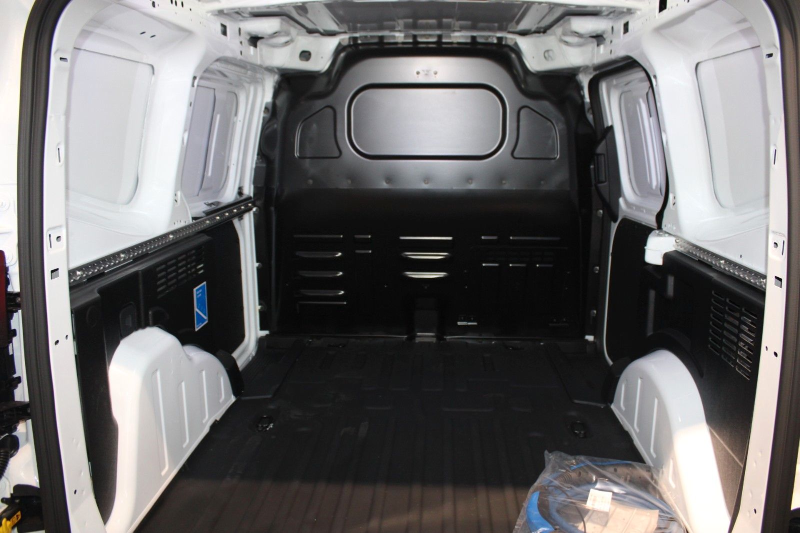 Fahrzeugabbildung Ford Transit Courier 46 kWh Elektromotor Trend SOFORT