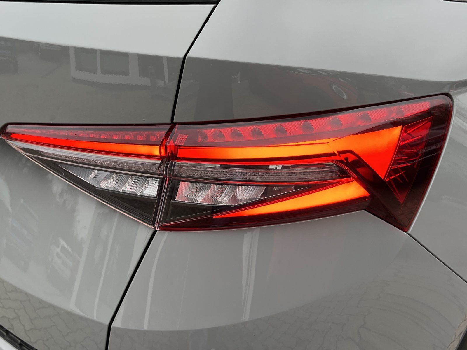 Fahrzeugabbildung SKODA Kodiaq 1.5 DSG*7-Sitze*ACC*VirtC*Matrix*Kamera**