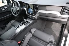 Fahrzeugabbildung Volvo XC60 B4 D AWD Autom. R-Design*STDHZG*LUFT*ACC