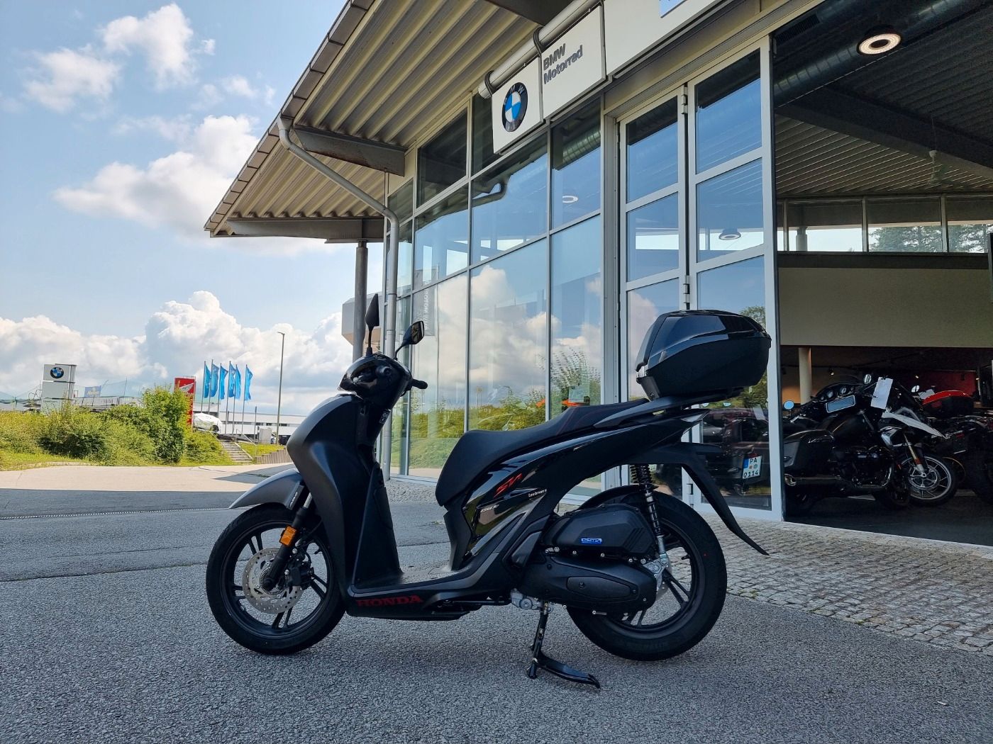 Fahrzeugabbildung Honda SH 150i inkl. Topcase 2024 sofort verf. Aktion!