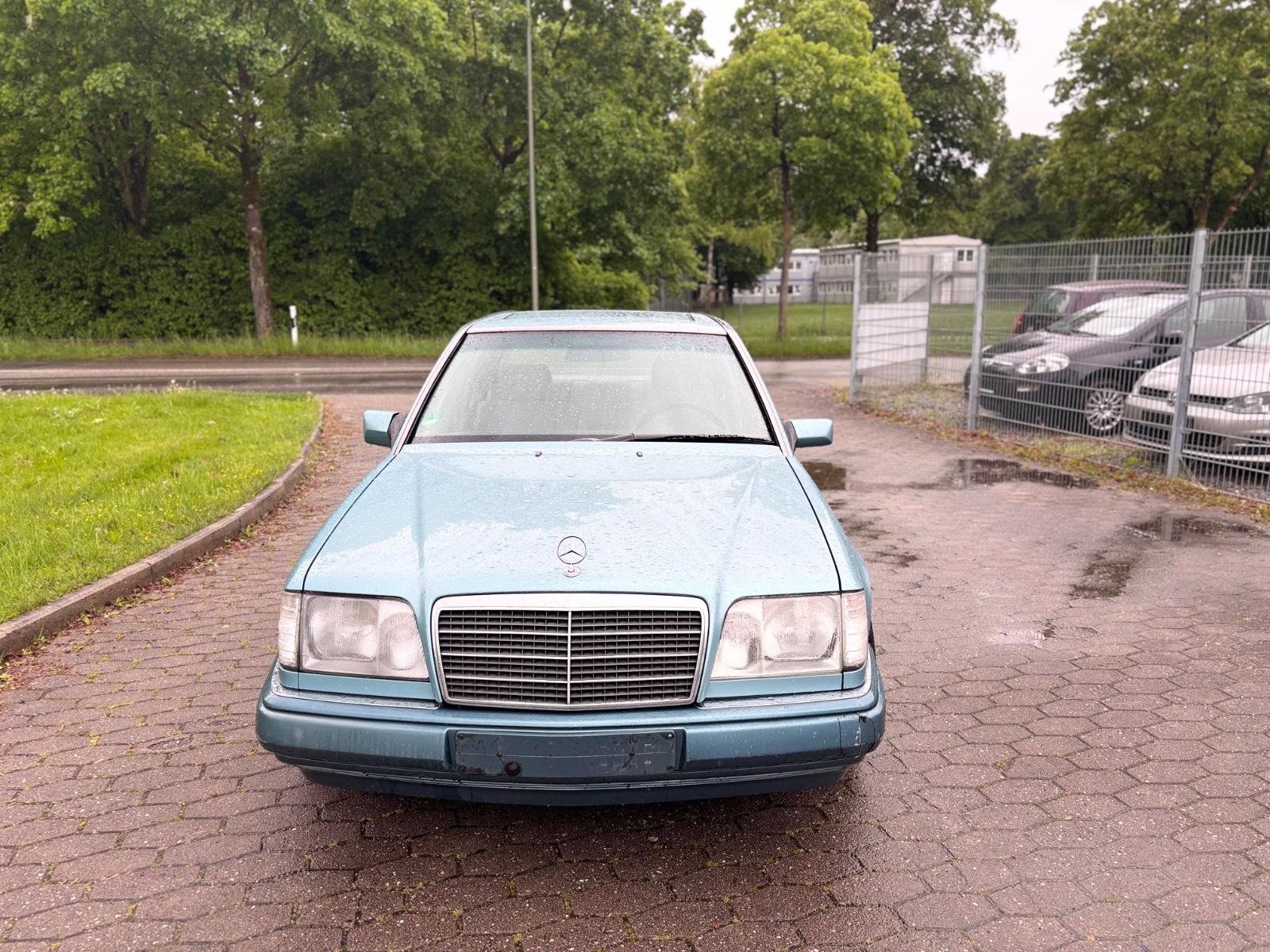 Mercedes-Benz W124