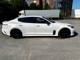 Kia Stinger 3.3 T-GDI AWD GT - Kia Stinger