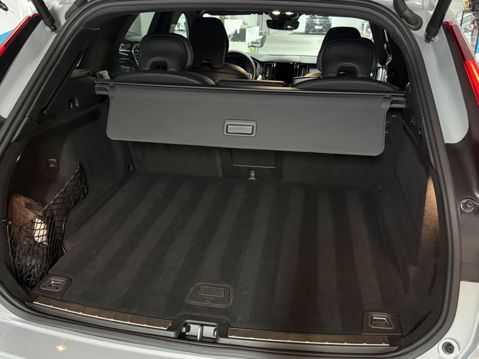 Volvo XC60 B5 Plus Dark AWD H&K Sound Assist AppCar360, миниатюра 6