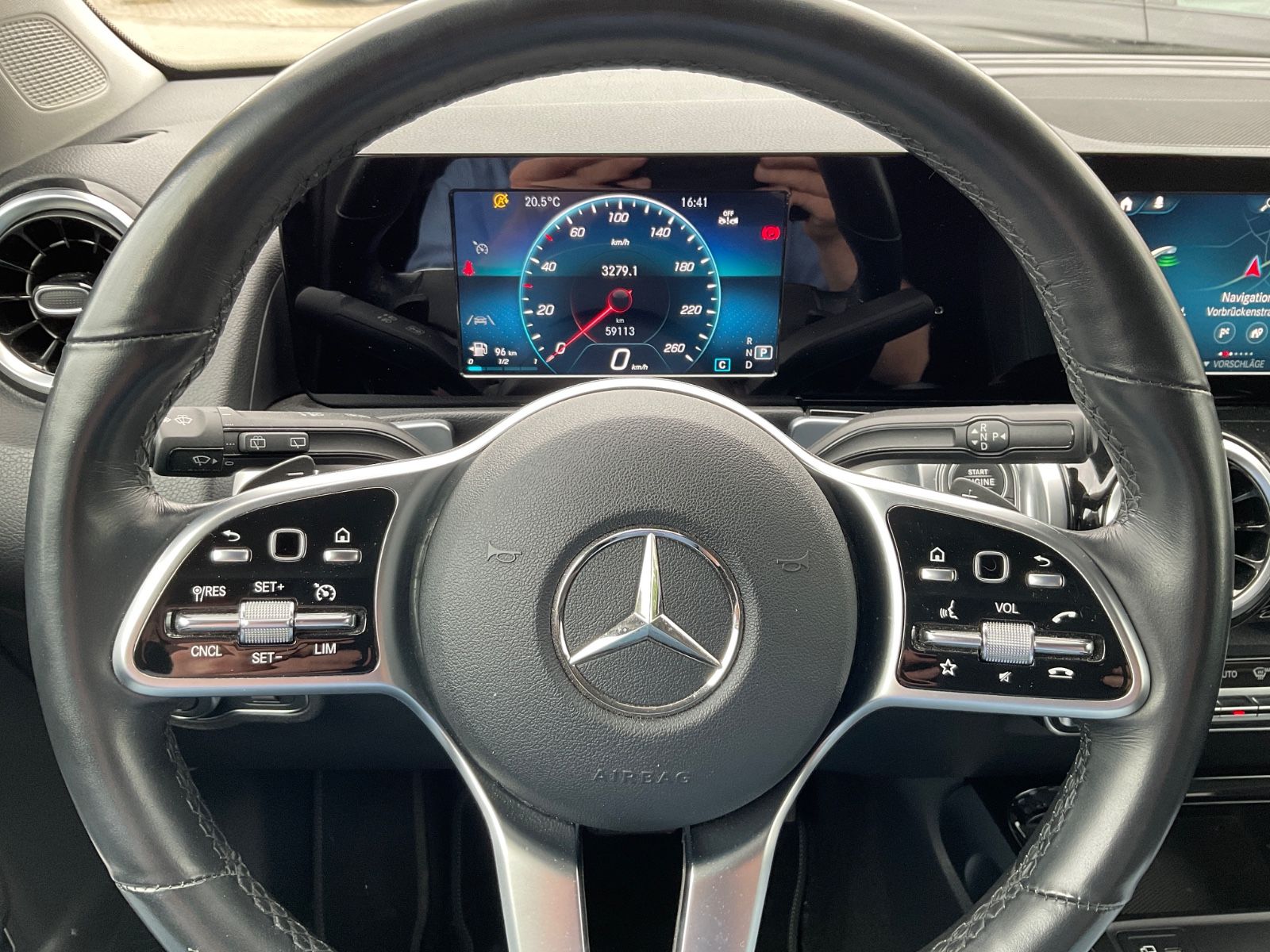 Fahrzeugabbildung Mercedes-Benz GLB 200 DCT,AHK,Navi,Kamera,GJR,LED