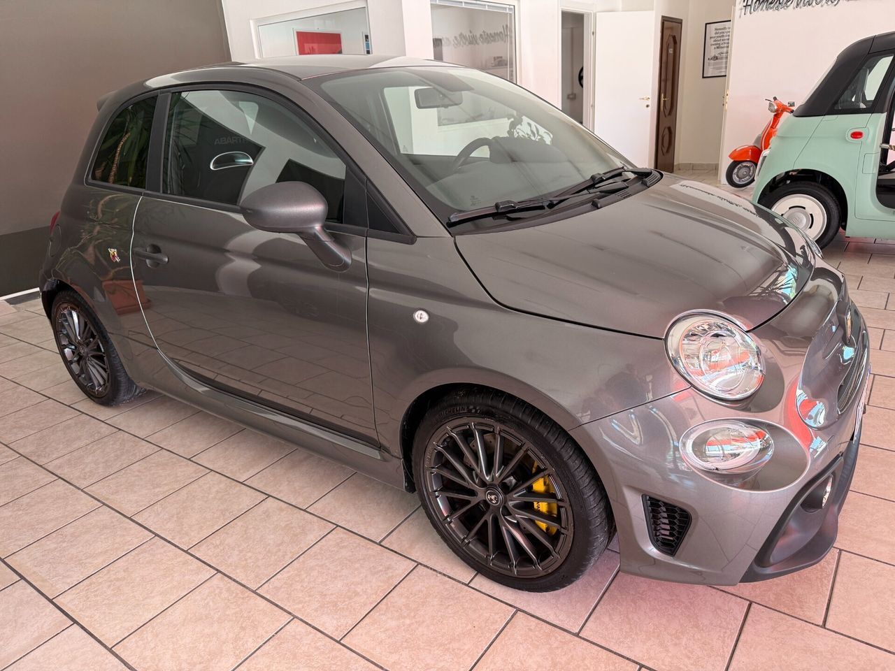 Other Abarth 695 1.4 Turbo T-Jet 180 CV M.T.A. imagem 3