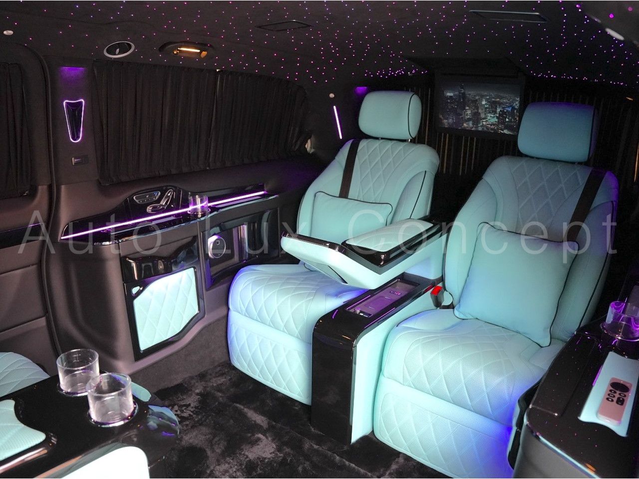 Mercedes-Benz V 300 d 4MATIC Extralang AMG / Rovelver VIP Van imagem 2