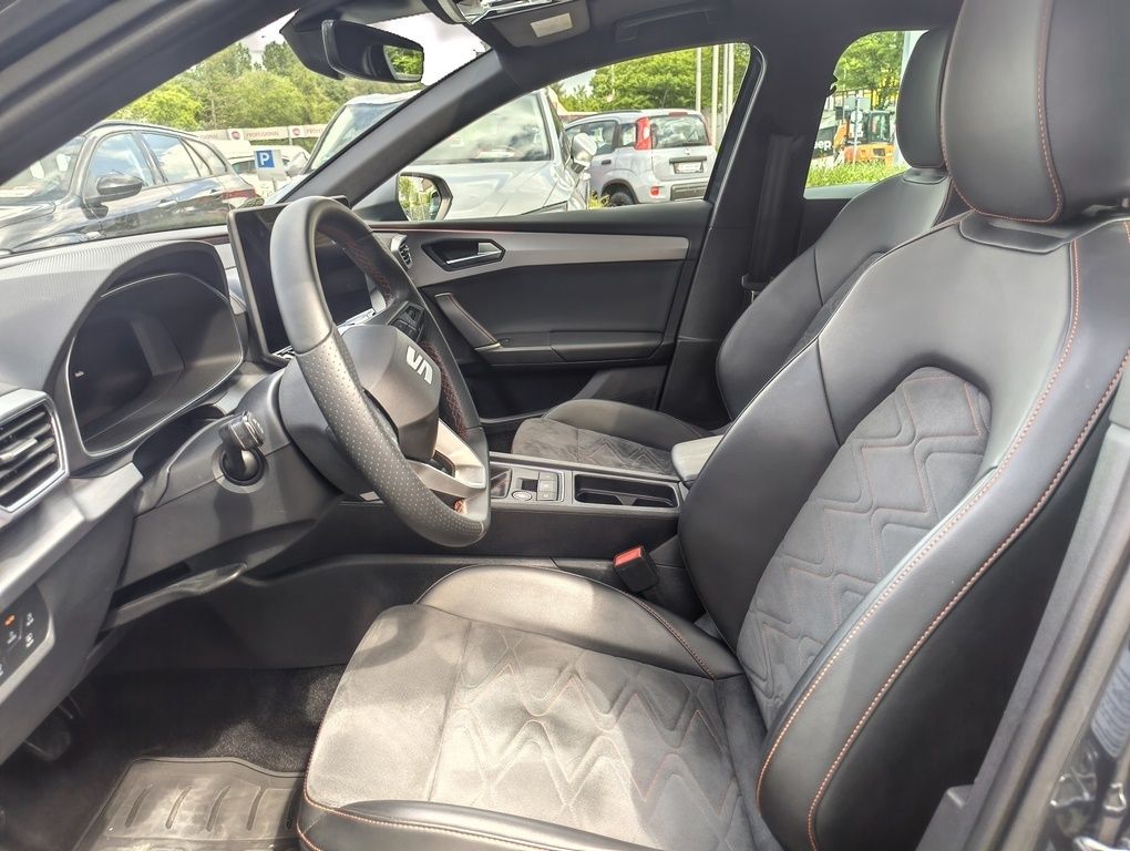 Fahrzeugabbildung SEAT Leon FR 2.0 TDI + mit Fahrschul Kit
